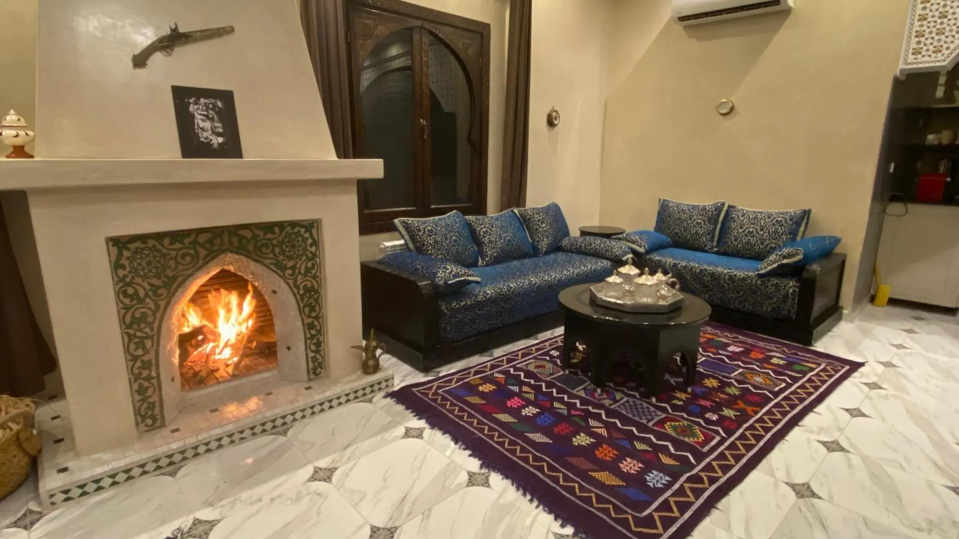 Agafay Tiuraer Villa Marrakesh