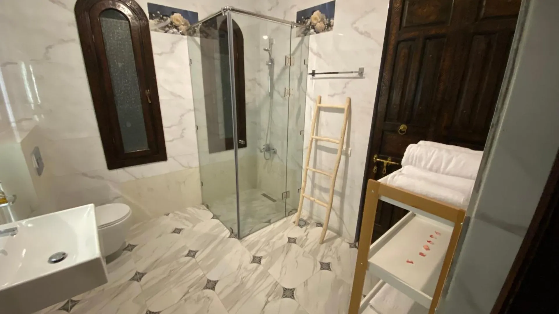 Agafay Tiuraer Villa Marrakesh